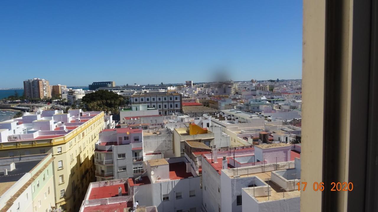 Apartamento Fenicia Con Aparcamiento Incluido Vistas Al Mar Cádiz Kültér fotó
