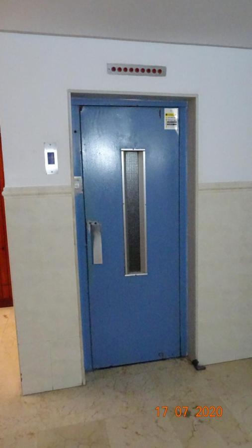 Apartamento Fenicia Con Aparcamiento Incluido Vistas Al Mar Cádiz Kültér fotó