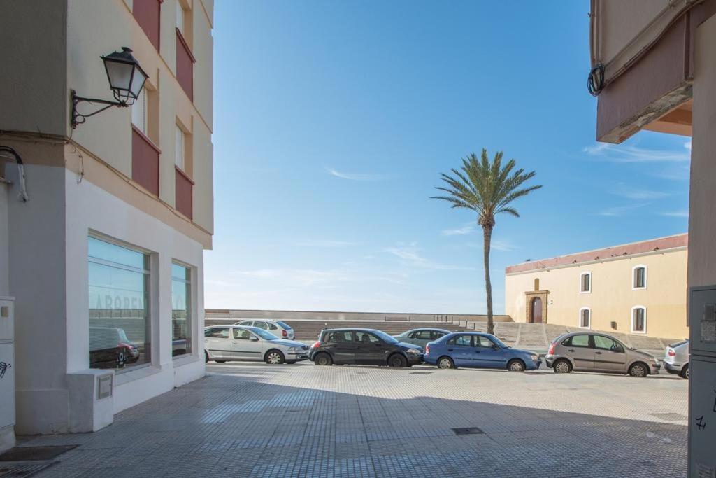 Apartamento Fenicia Con Aparcamiento Incluido Vistas Al Mar Cádiz Kültér fotó