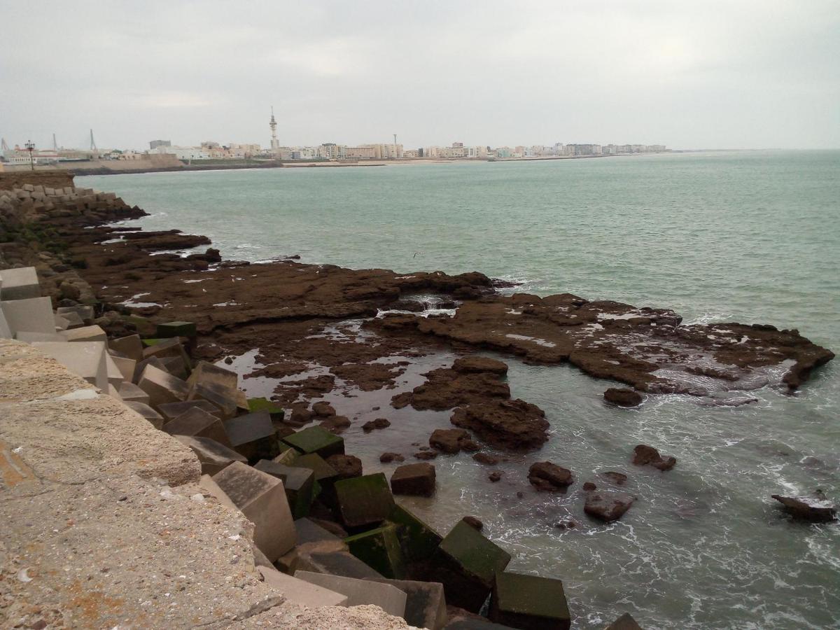 Apartamento Fenicia Con Aparcamiento Incluido Vistas Al Mar Cádiz Kültér fotó